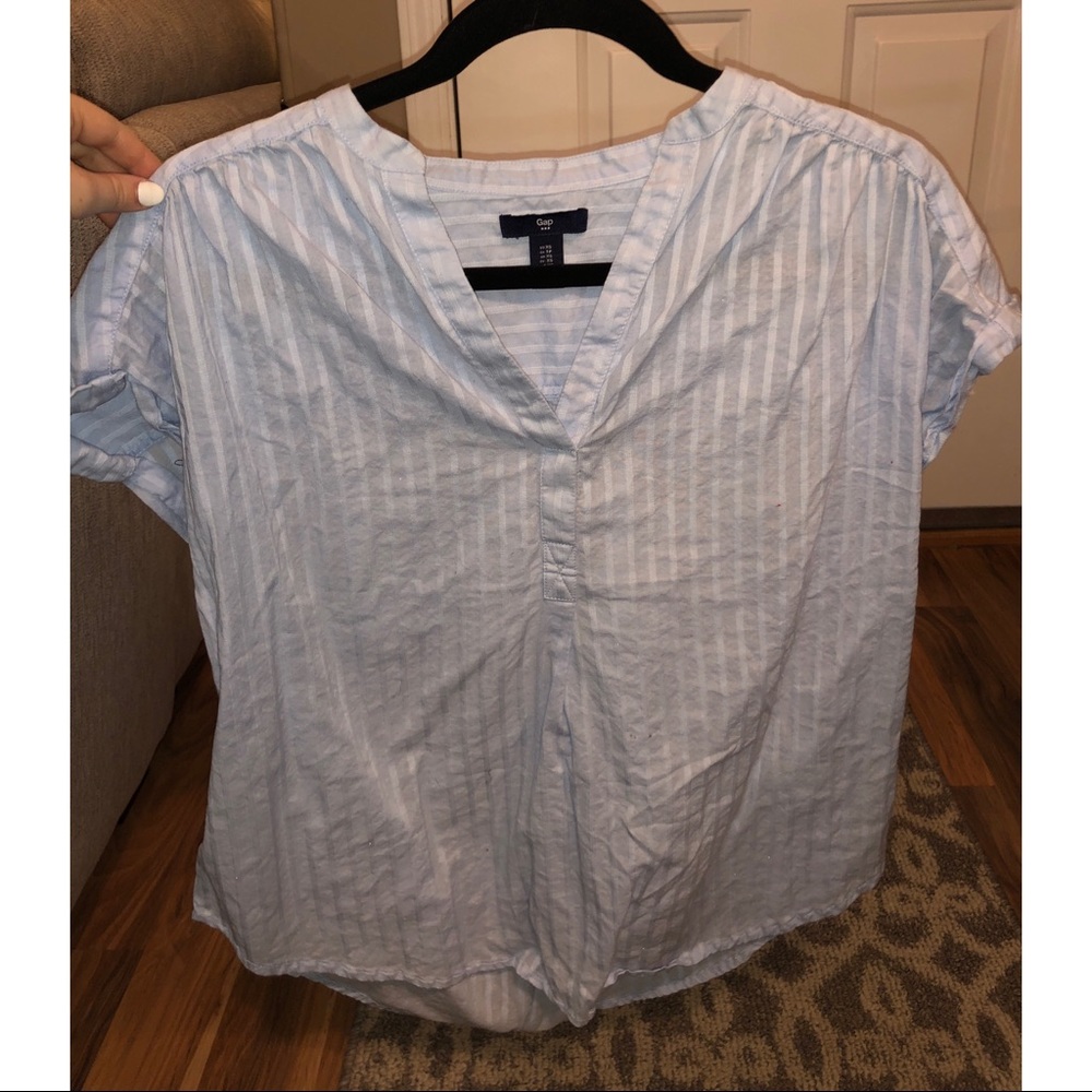 Gap V Neck Top